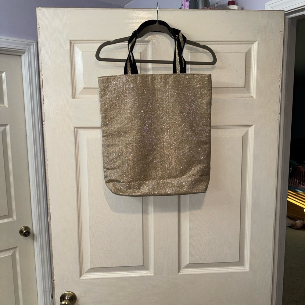 Victoria’s Secret Sparkly Gold Tote w/ Black Heart Logo – Like New Condition - Picture 4 of 6